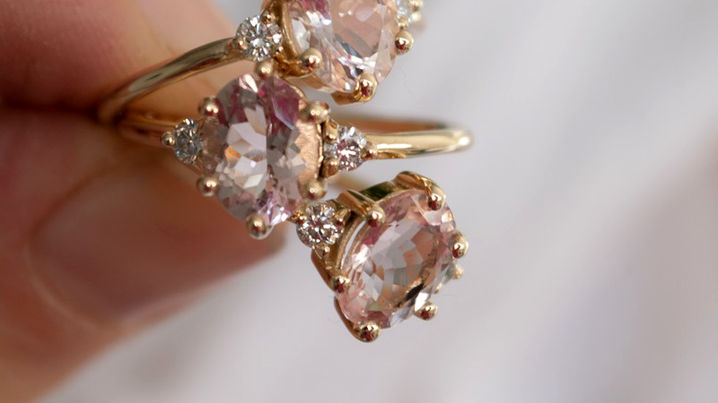 Biżuteria inspirowana naturą – jak nosić motywy roślinne z klasą?