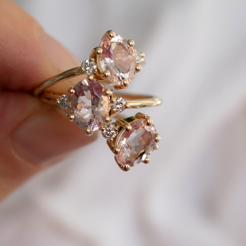 Biżuteria inspirowana naturą – jak nosić motywy roślinne z klasą?