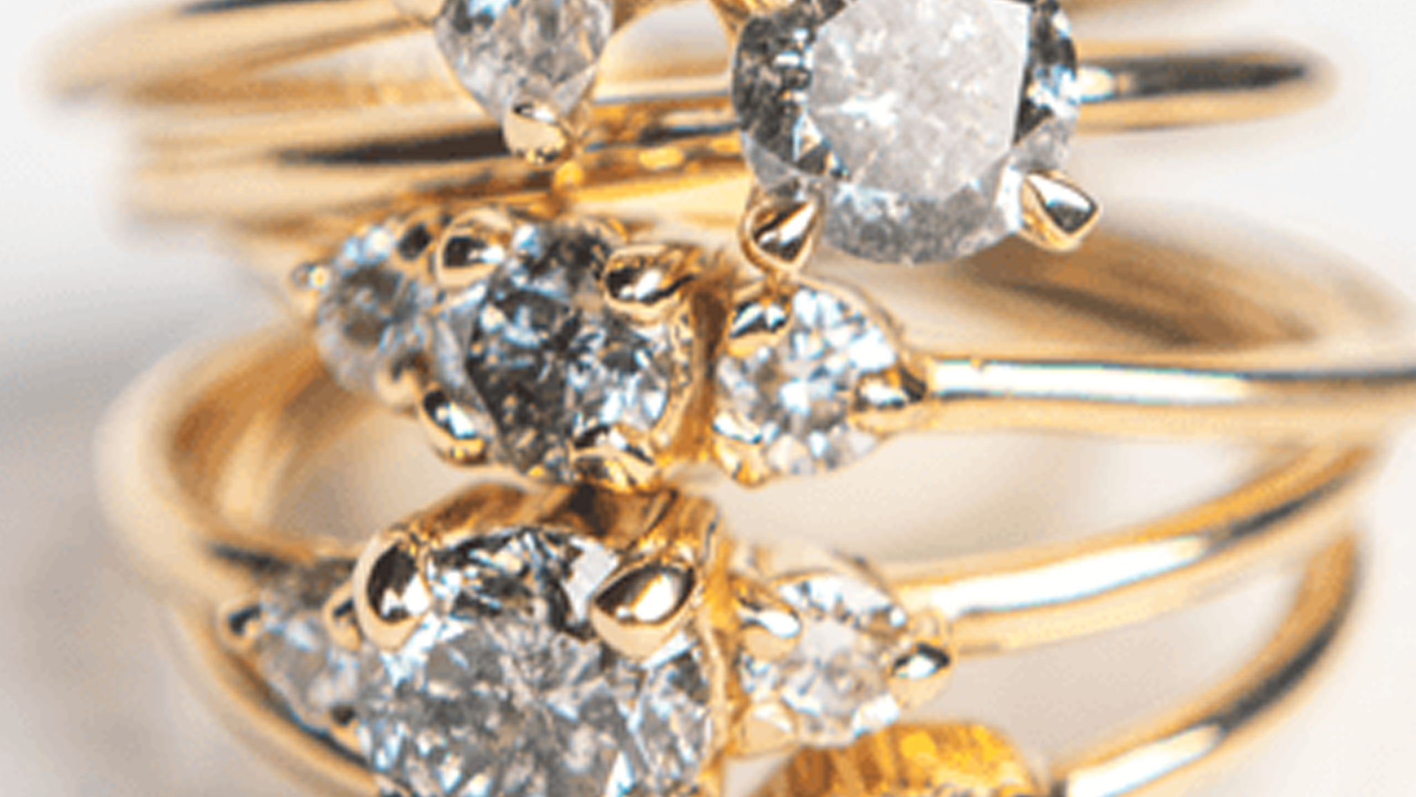 Diamenty Czyste, Brylanty i Diamenty Sól i Pieprz: Co Wybrać i Dlaczego?