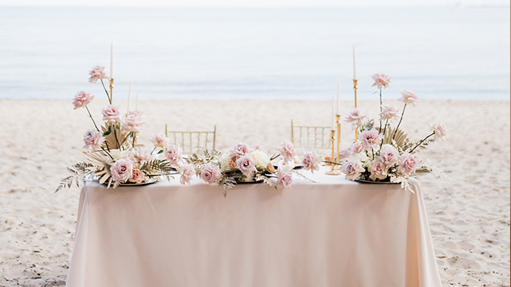Poznaj nasze kolejne inspiracje ślubne! Zachwyć się ślubem organizowanym...na plaży!