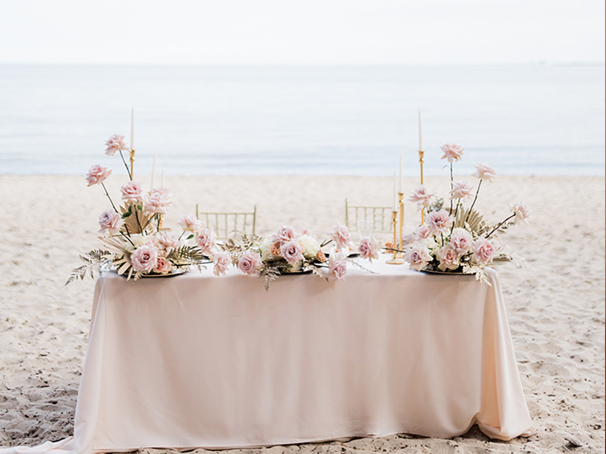 Poznaj nasze kolejne inspiracje ślubne! Zachwyć się ślubem organizowanym...na plaży!
