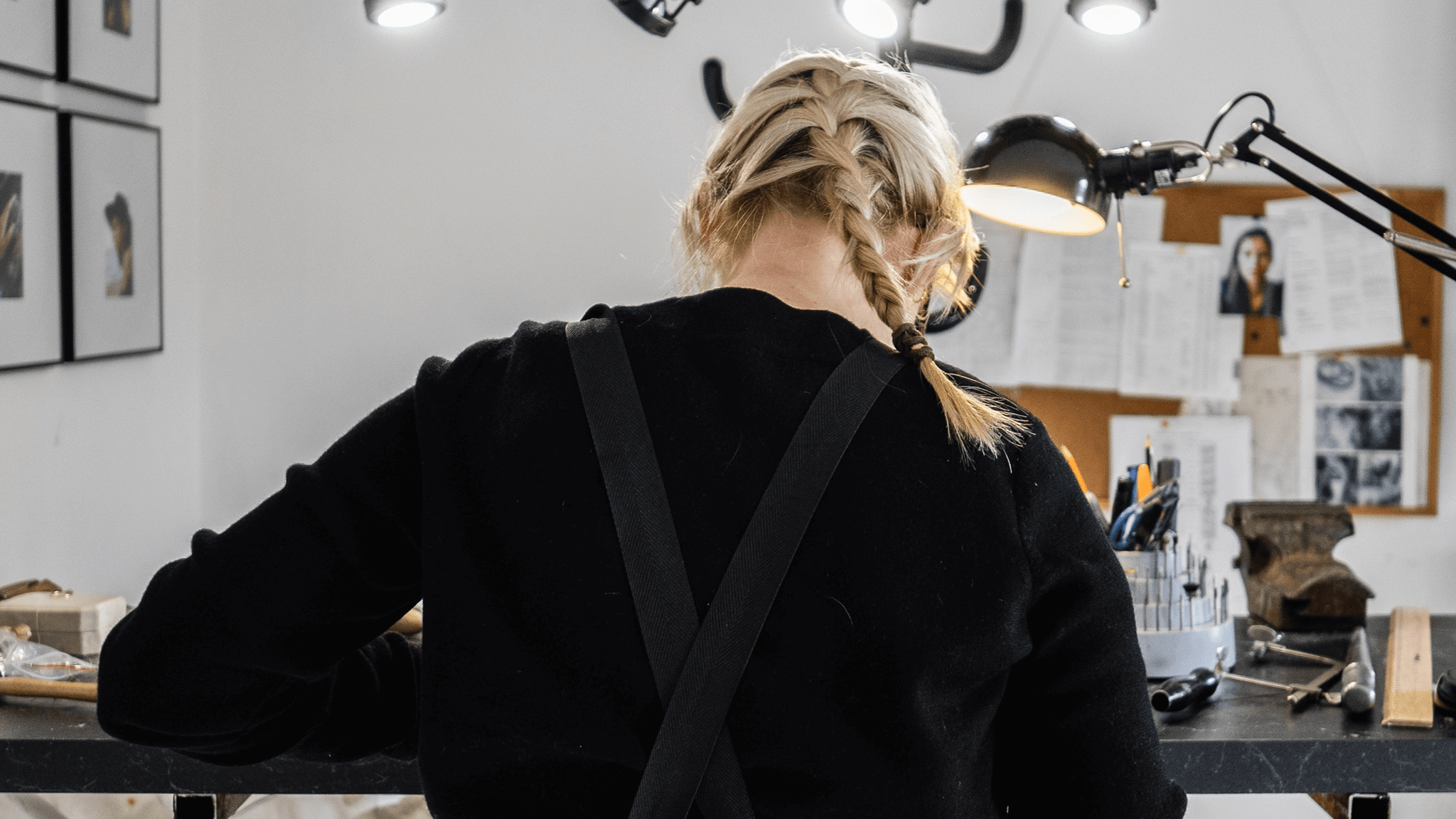 Zobacz jak wygląda warsztat jubilerski i produkcja naszej biżuterii.