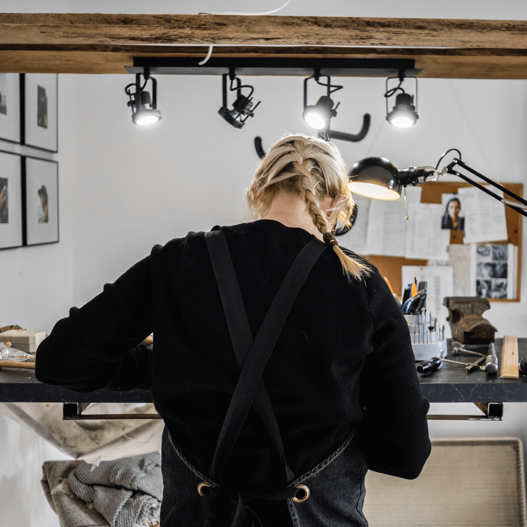 Zobacz jak wygląda warsztat jubilerski i produkcja naszej biżuterii.