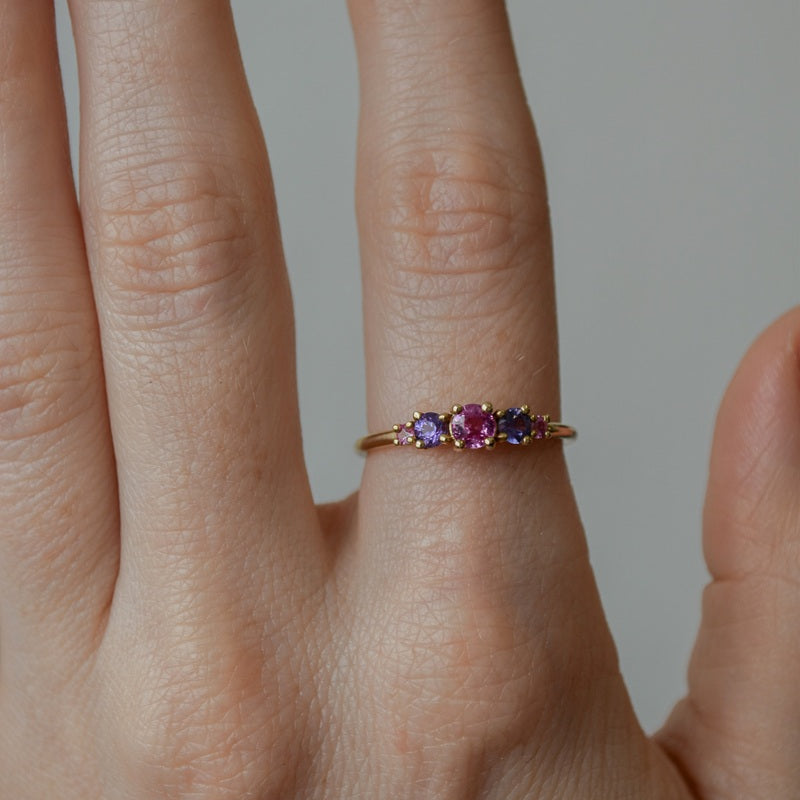 Minimalizm czy blask? Jak dobrać walentynkową biżuterię do stylu ukochanej osoby