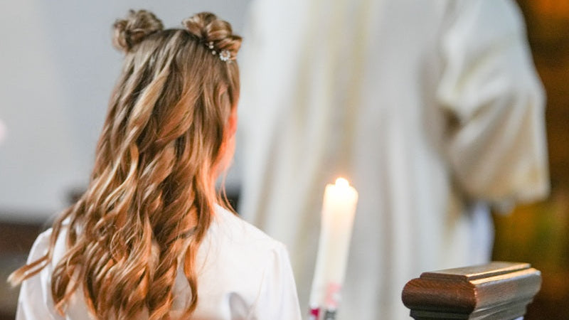 Jaka biżuteria na Komunię Świętą? Najpiękniejsze pomysły na prezent