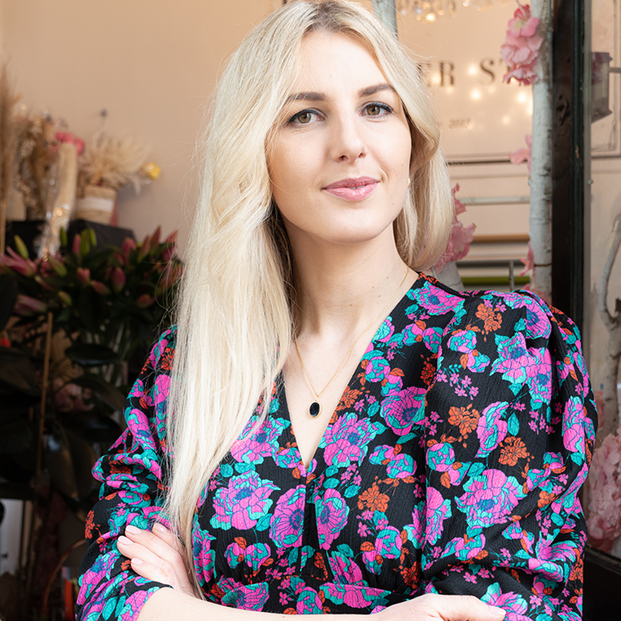 Przenieśmy się do pracowni florystycznej Mileny z @FLOWERSTORE, żeby zobaczyć jej biżuteryjne inspiracje!