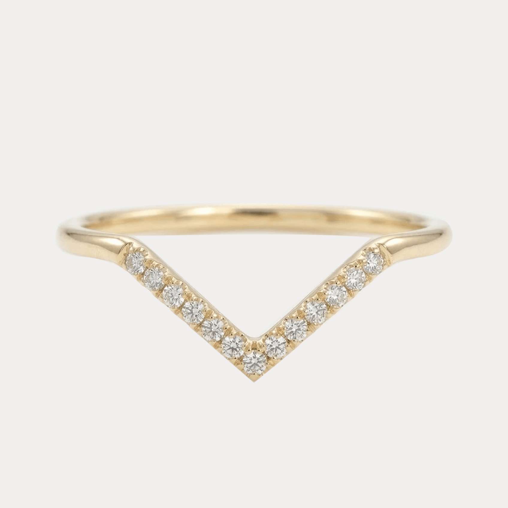 ARWENA złota obrączka o trójkątnym kształcie 13 brylantów 0,65ct