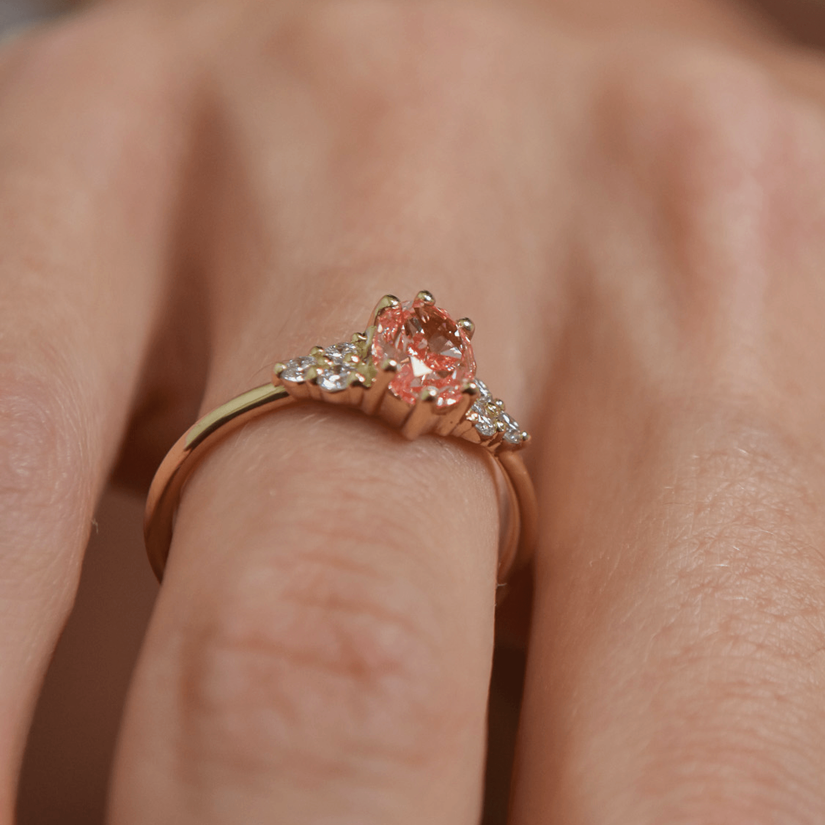 FANCY VIVID PINK Gold Ring with Oval Pink Diamond and Brilliant Side Stones, Lab-Grown