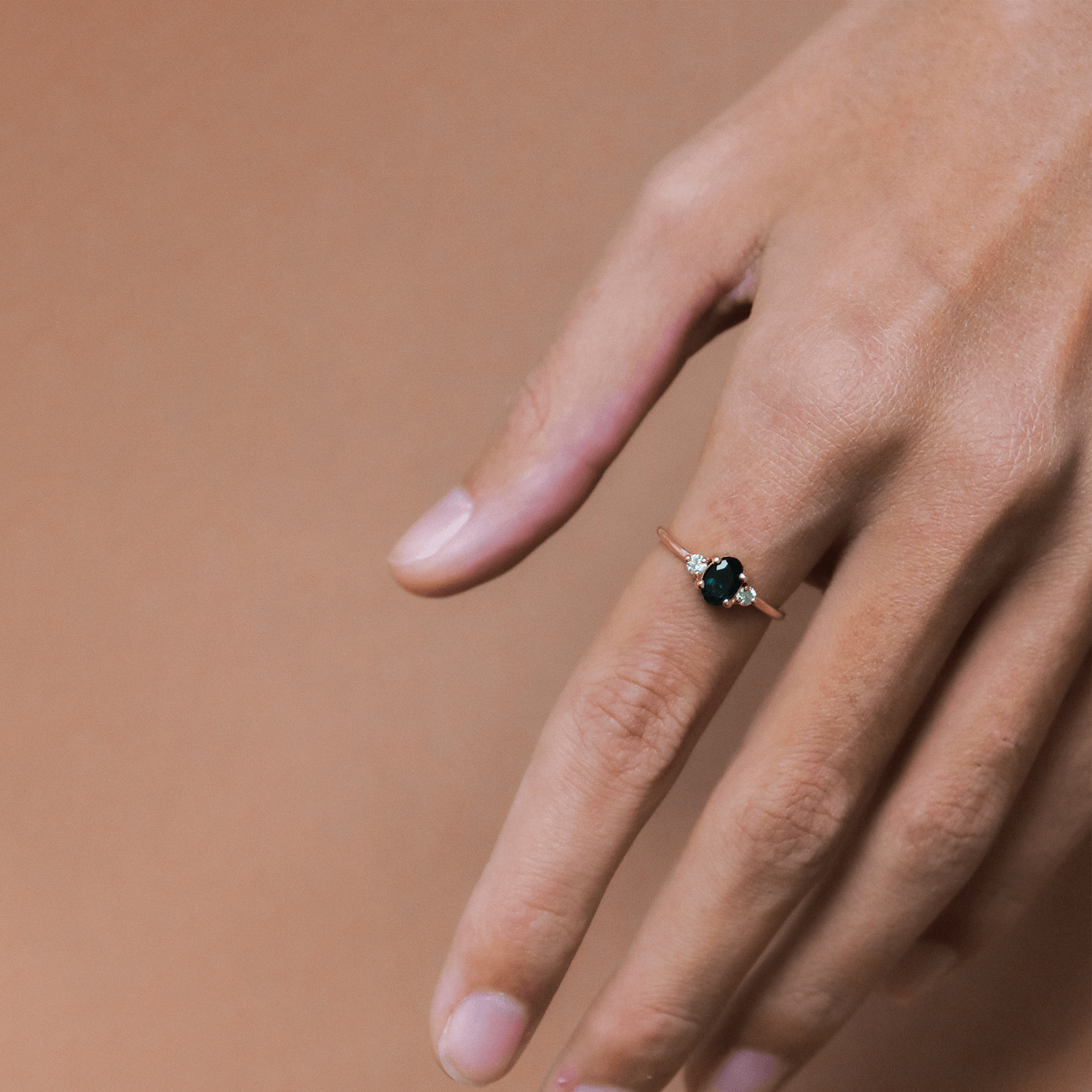 FLORA gold ring with oval green-blue tourmaline and diamonds