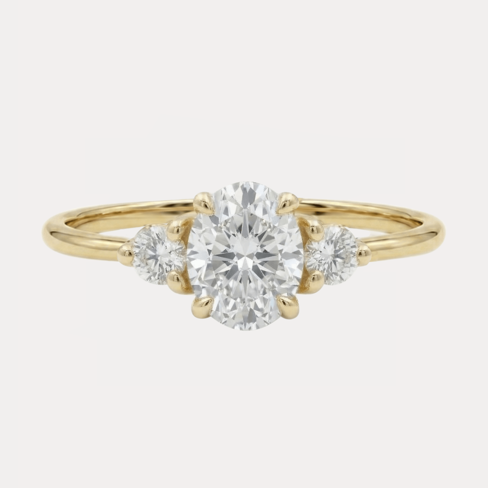 FLORA złoty pierścionek z trzema diamentami laboratoryjnymi, owal