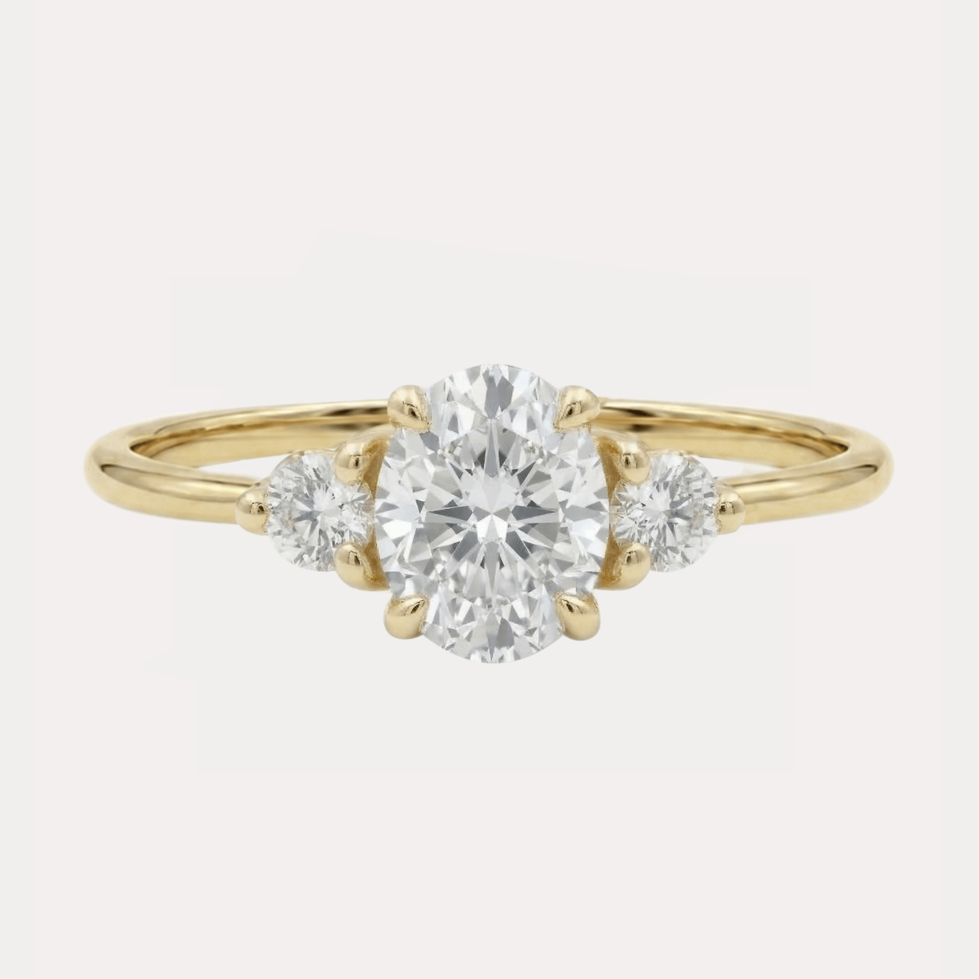 FLORA złoty pierścionek z trzema diamentami laboratoryjnymi, owal