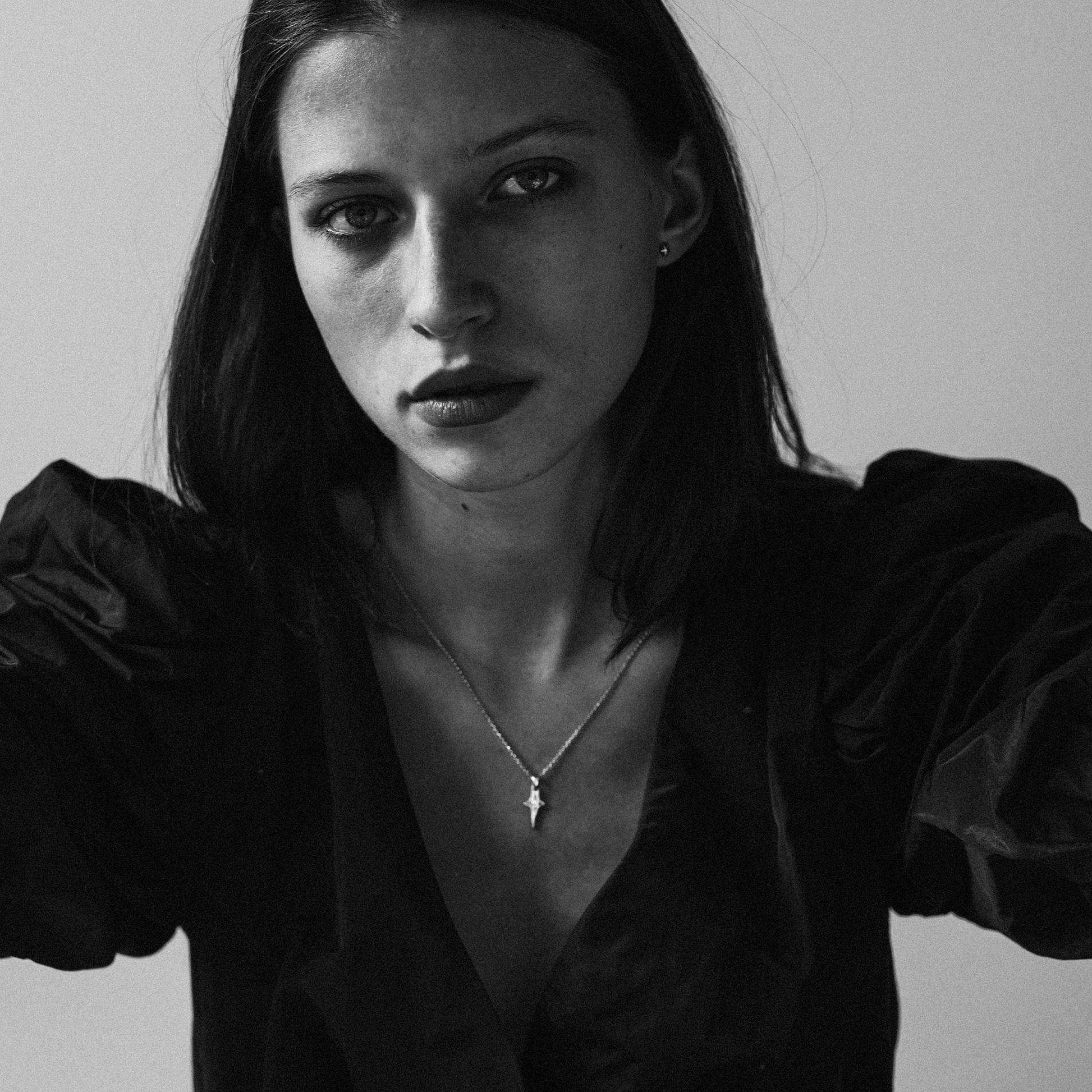 LOST IN THE STARS gold-plated oblong star necklace with sapphire