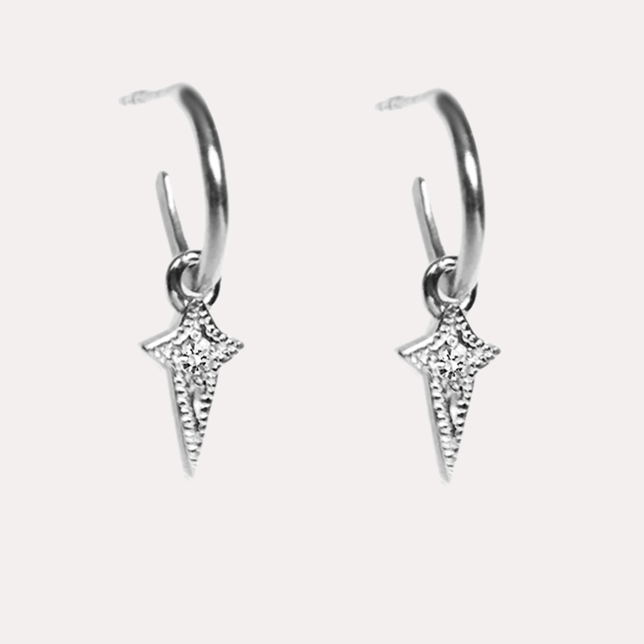 SCARLETT złote sztyfty z brylantami, podłużne gwiazdki