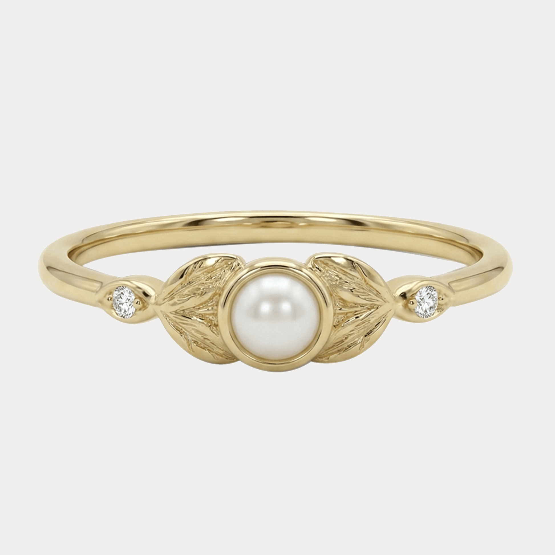 SYRENKA złoty pierścionek ze słodkowodną perłą i dwoma brylantami