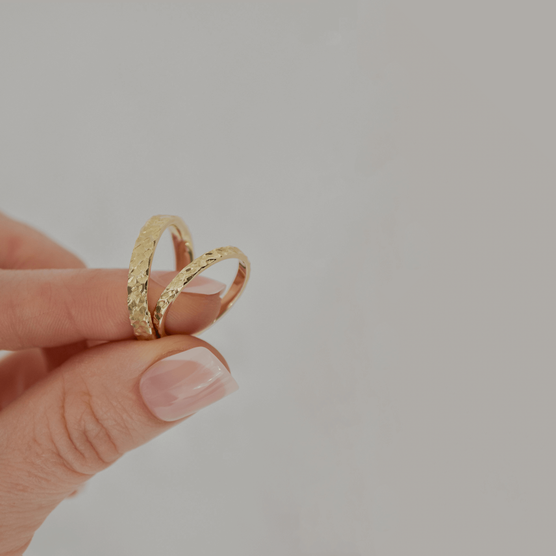 YOU ROCK prosta kanciasta młotkowana obrączka ślubna 4-4,5mm