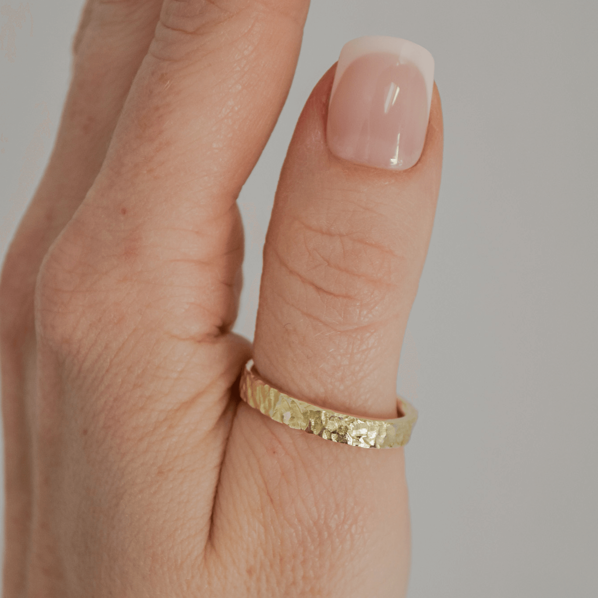 YOU ROCK prosta kanciasta młotkowana obrączka ślubna 2-2,5mm