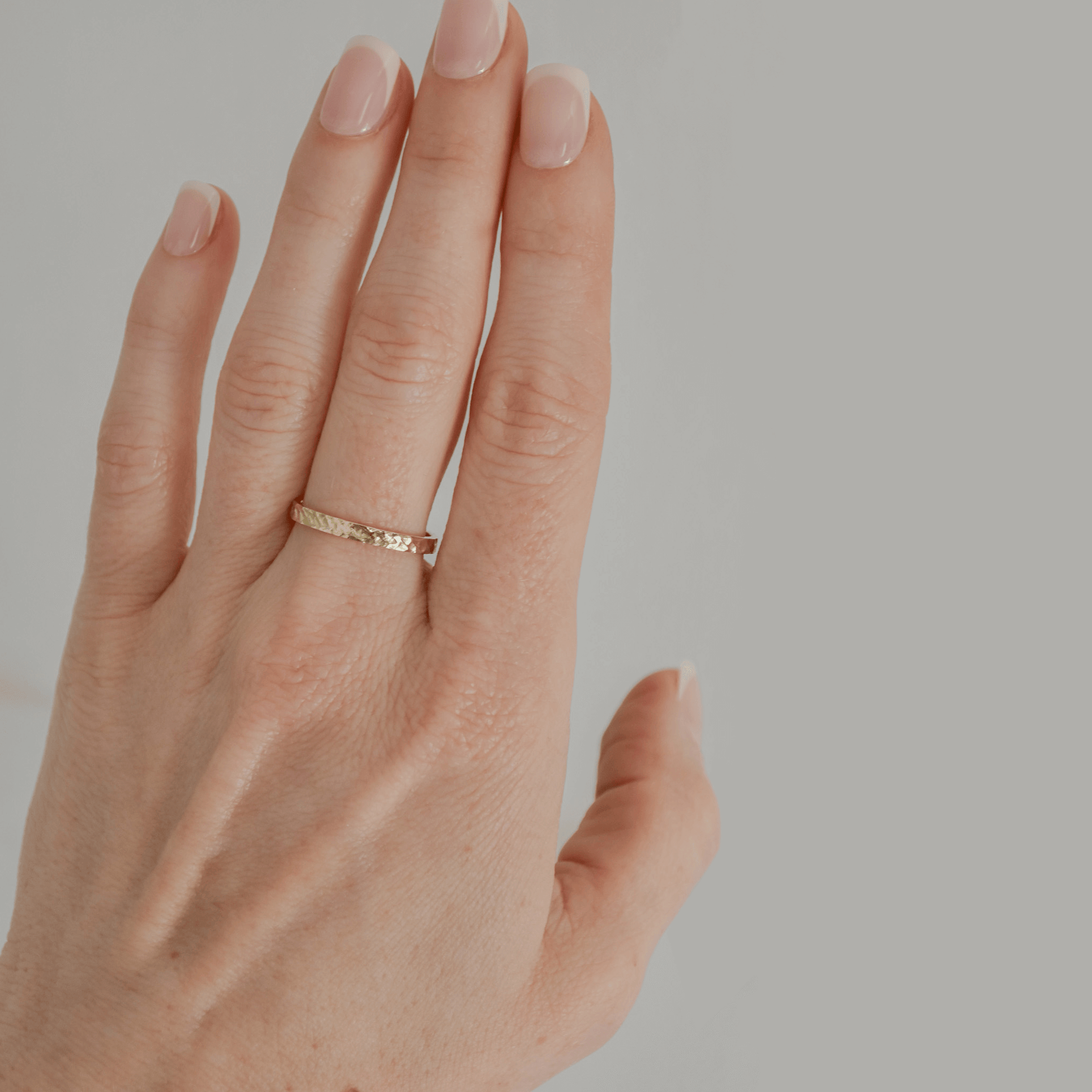 YOU ROCK prosta kanciasta młotkowana obrączka ślubna 2-2,5mm