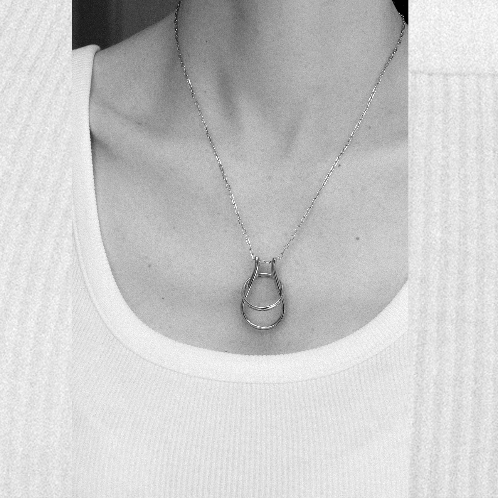 RING HOLDER Minimalistyczny wisiorek na obrączkę i pierścionek