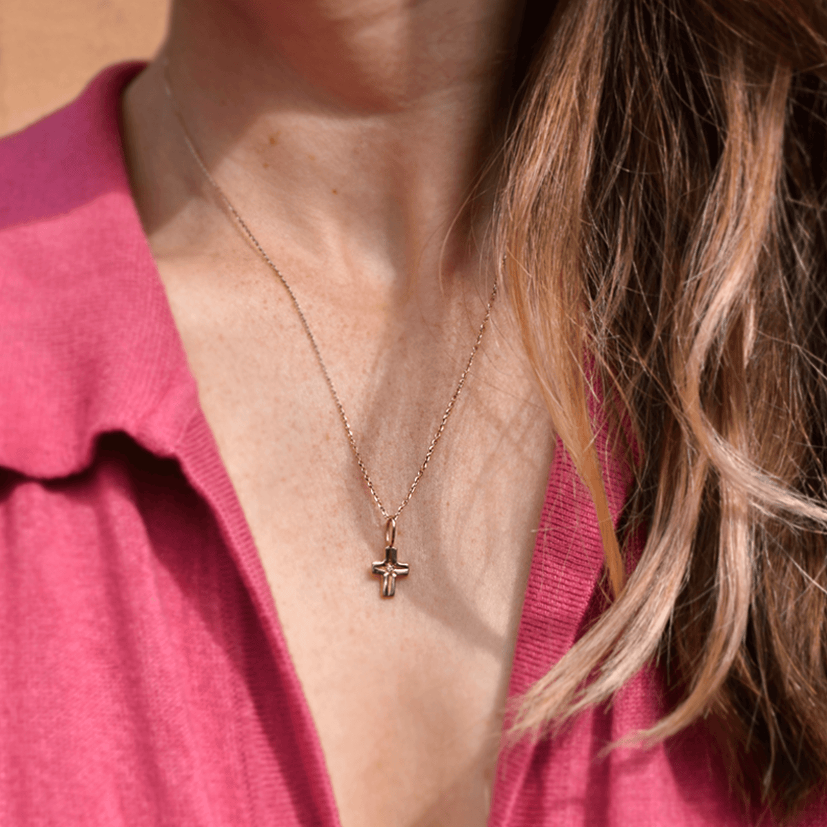CROSS gold pendant with engraved star