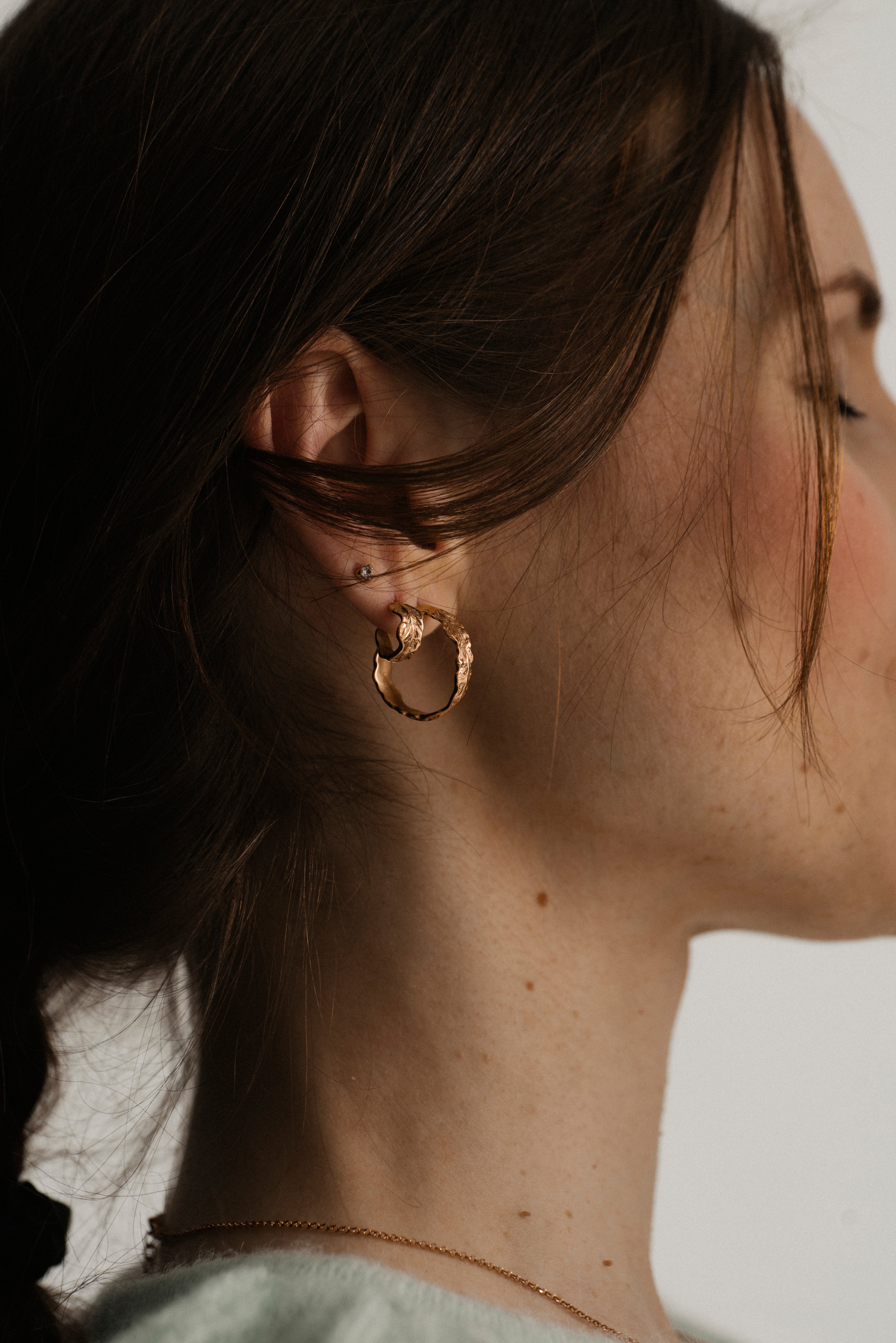 FERN LEAVES mini hoop earrings, 585 gold